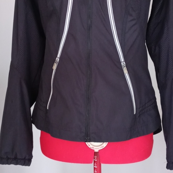Lululemon Athletica Lightweight Jacket Sz 4 - Picture 3 of 14